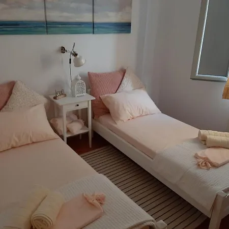 White House In The Center Of Parikia. Apartment