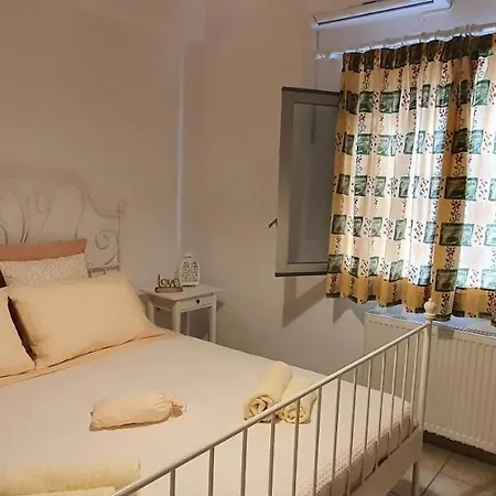 White House In The Center Of Parikia. Apartment
