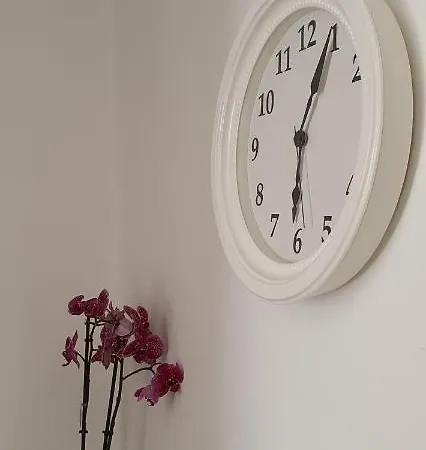 White House In The Center Of Parikia. Apartment *