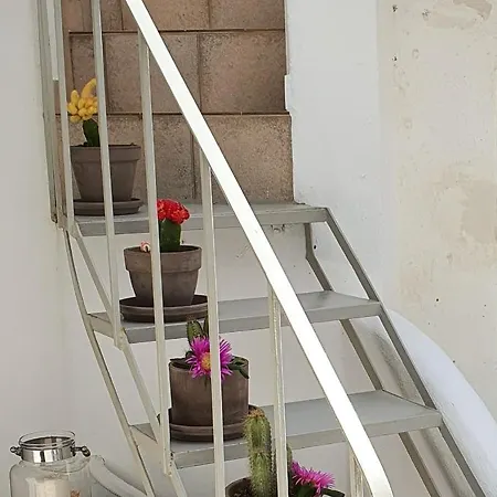 Apartment White House In The Center Of Parikia. *