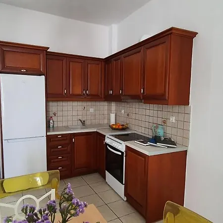 White House In The Center Of Parikia. Apartment Páros